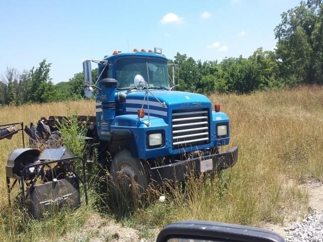 1998 Mack Rd688s  Cab Chassis