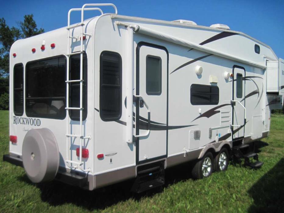 2010 Forest River Rockwood Signature Ultra Lite 8285WS