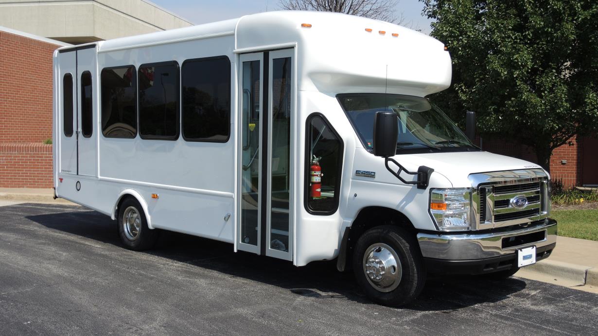 2017 Ford Starcraft  Bus