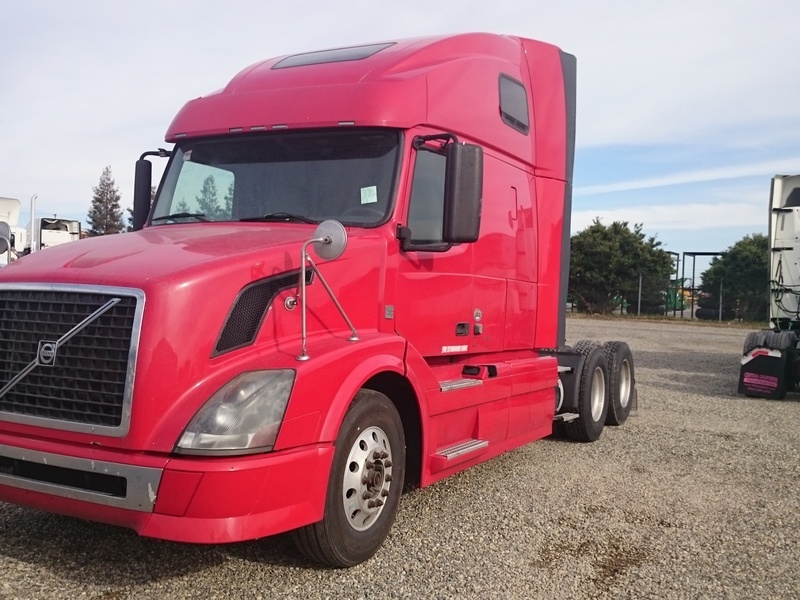 2012 Volvo Vnl  Conventional - Sleeper Truck