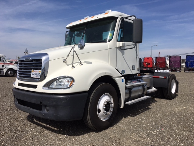 2008 Freightliner Cascadia Evolution  Conventional - Day Cab