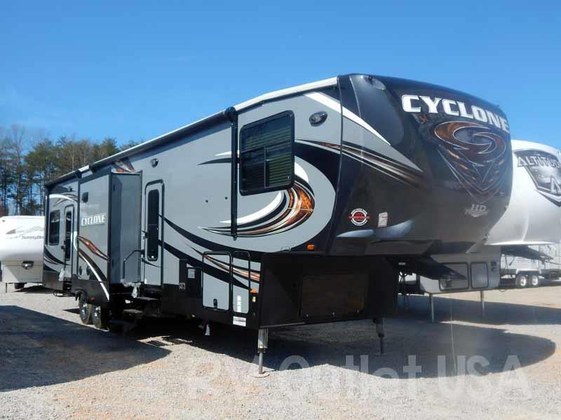 2016 Heartland Rv Cyclone 4113HD