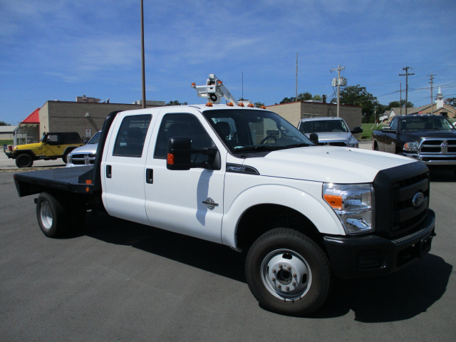 2016 Ford F-350 Chassis  Cab Chassis