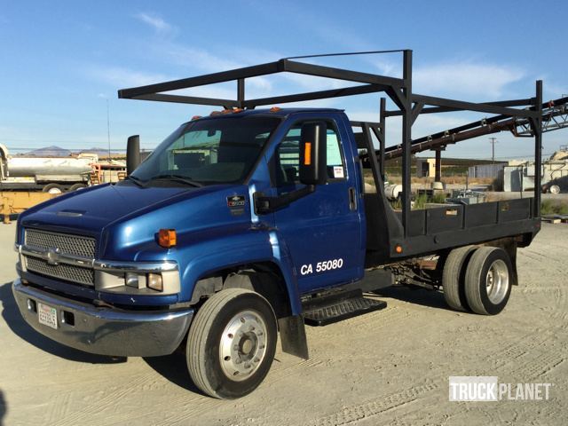 2004 Chevrolet C5500  Flatbed Truck