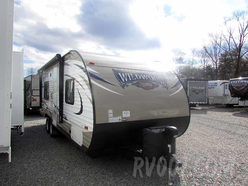 2016 Forest River Wildwood X-Lite 241QBXL