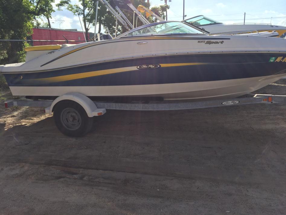 2006 Sea Ray 185 Sport