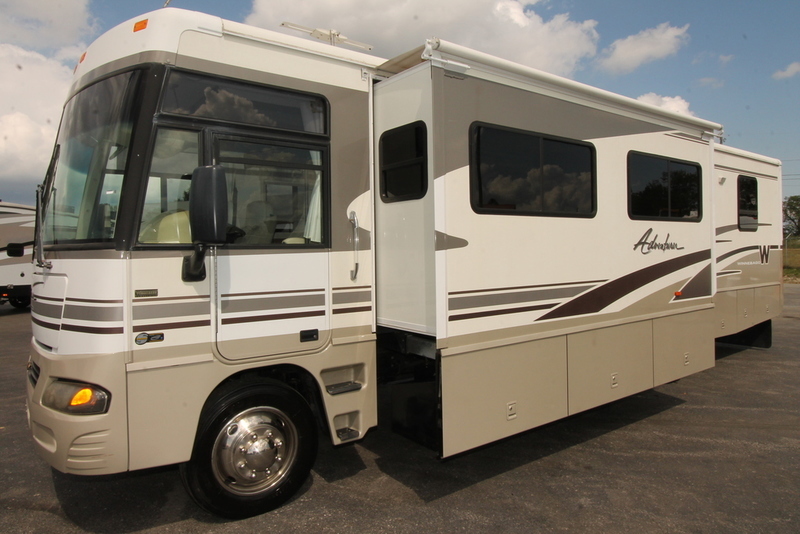 2003 Winnebago Adventurer 35U