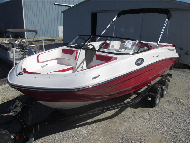 2016 Bayliner VR6