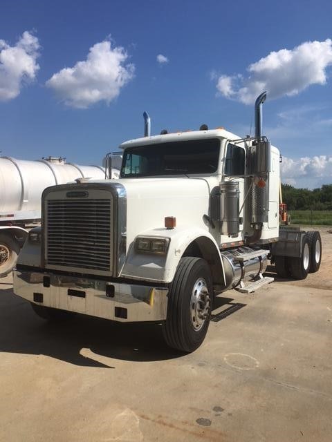 2005 Freightliner Fld120  Cab Chassis