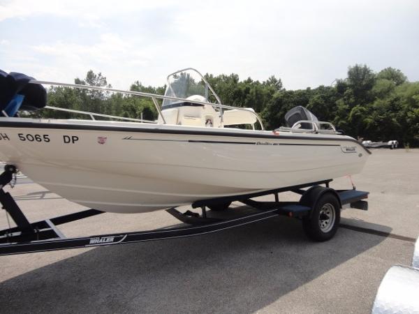 2003 Boston Whaler 180 Dauntless