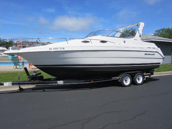 2000 Wellcraft 2600 Martinique