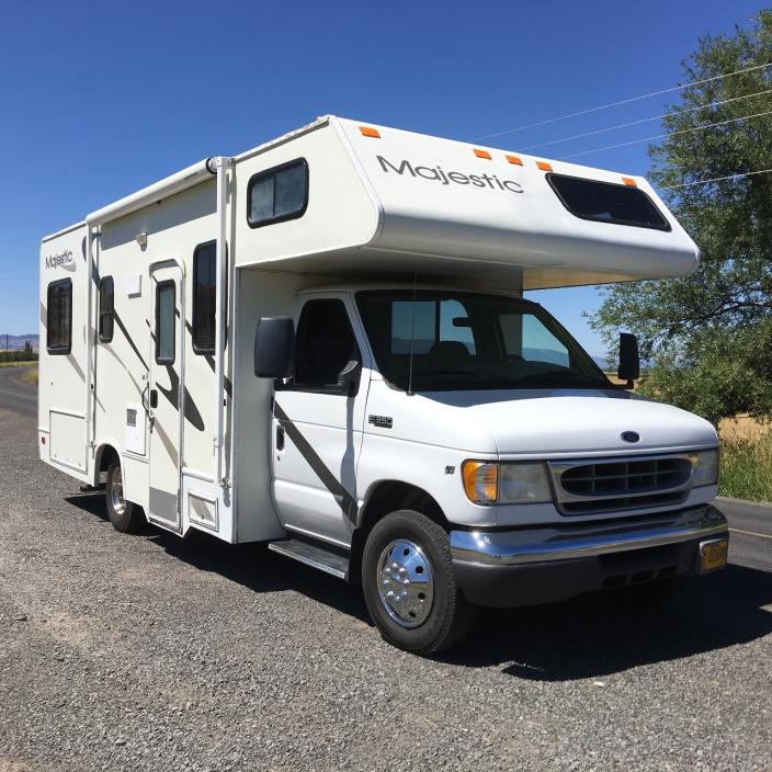 Imcdb.org: 2001 Ford E-350 Super Duty Thor Four Winds Majestic In 