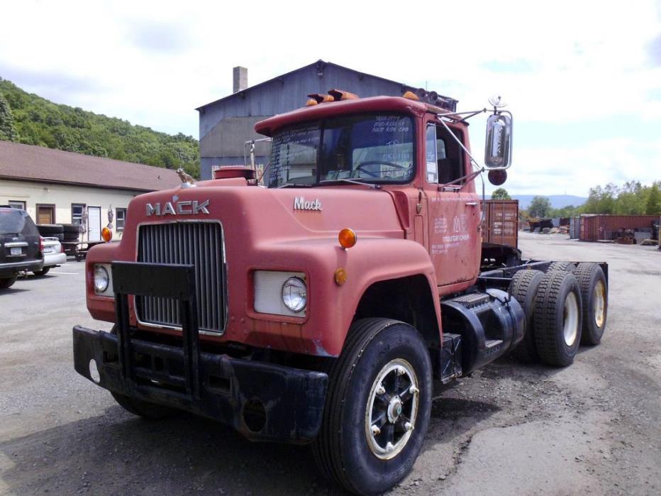 1979 Mack R686st  Conventional - Day Cab