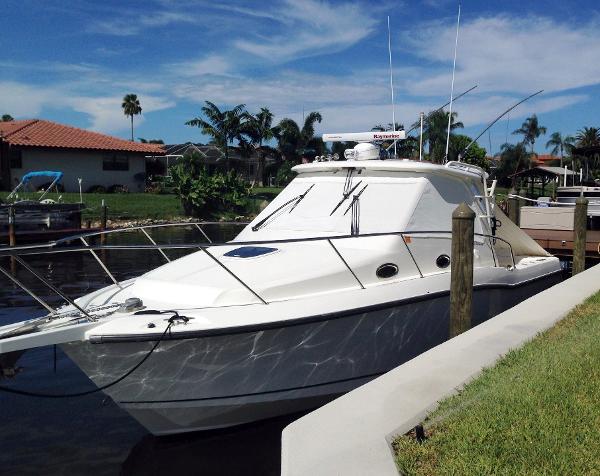 2012 Boston Whaler 345 Conquest