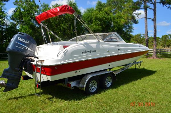 2009 Hurricane 237 SUNDECK