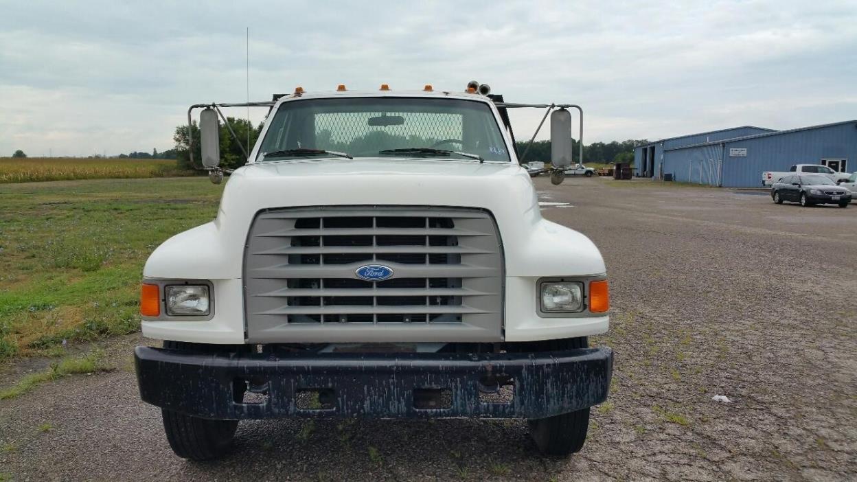 1996 Ford F8000  Flatbed Truck