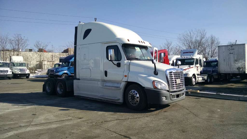 2016 Freightliner Cascadia125,72 Only 2 To Choose From  Conventional - Day Cab