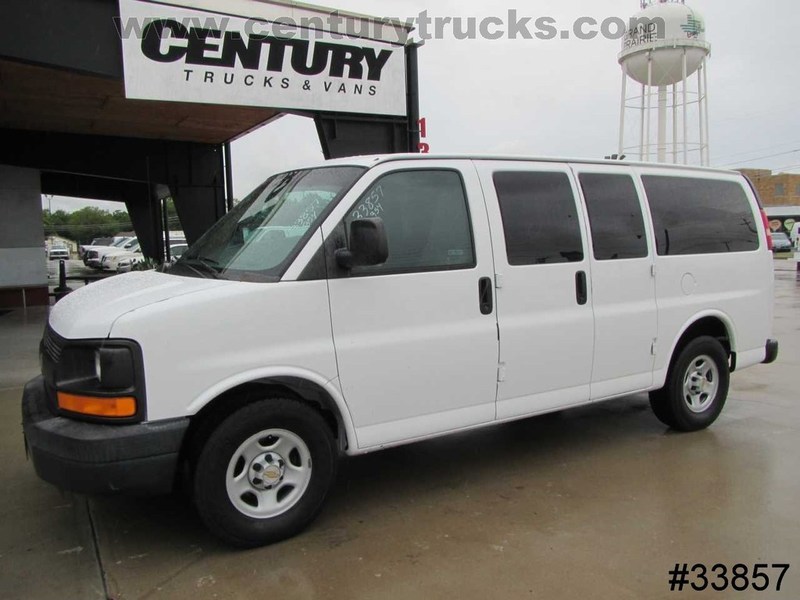 2005 Chevrolet 1500 Express  Passenger Van