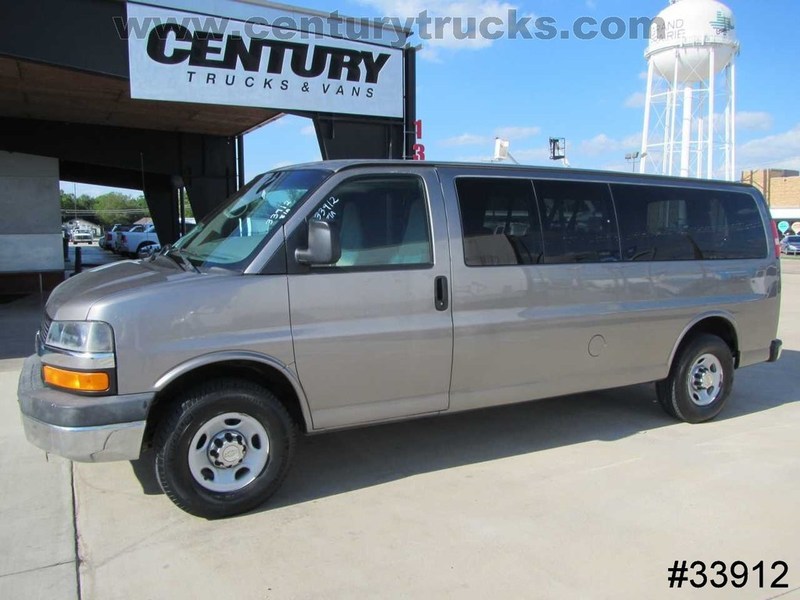 2009 Chevrolet 3500 Srw Express  Passenger Van