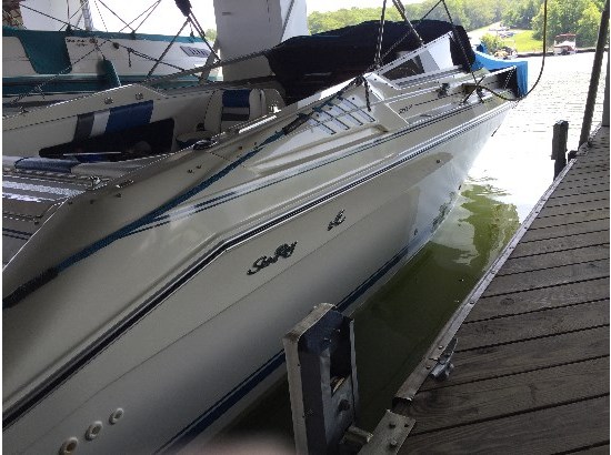 1990 Sea Ray Cuddy Cabin Cruiser