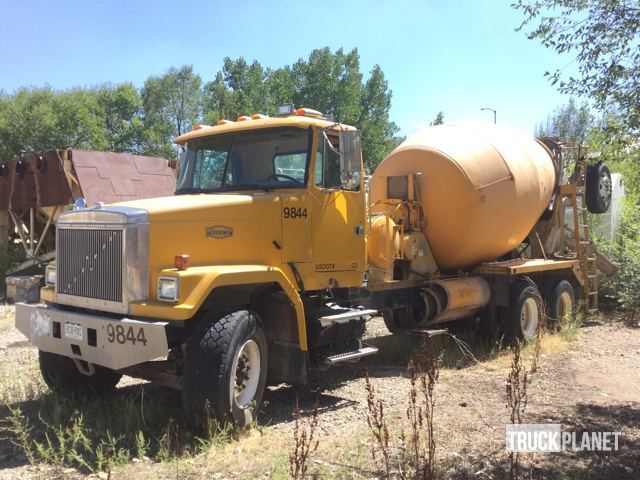 1998 Volvo Acl  Mixer Truck