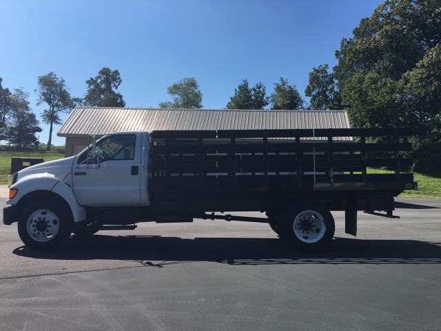 2004 Ford F650  Stake Bed