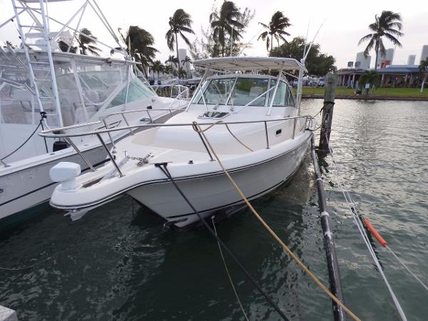 2003 Pursuit 3070 Offshore