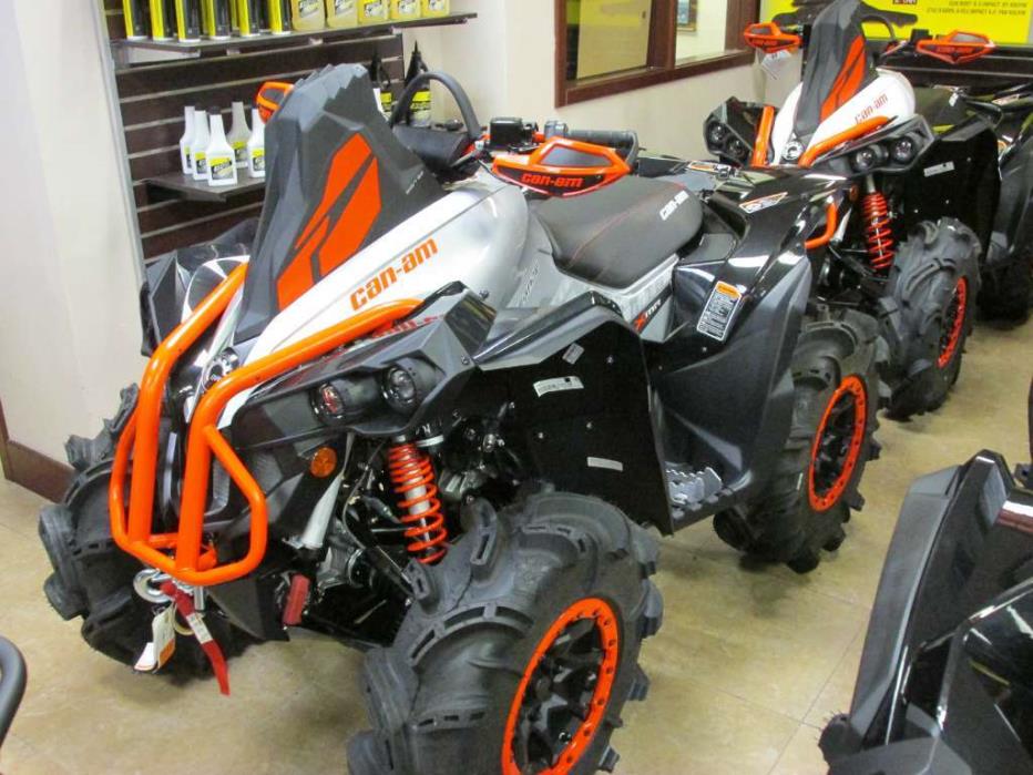 2017 Can-Am Renegade X mr 1000R Hyper Silver / Black / Can-Am Red