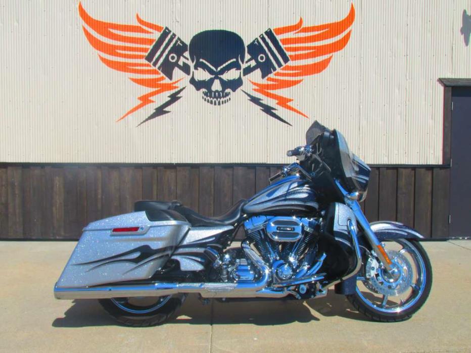 2015 Harley-Davidson CVO Street Glide