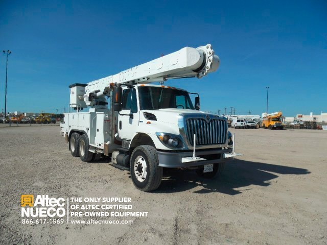 2010 International Workstar 7400  Bucket Truck - Boom Truck