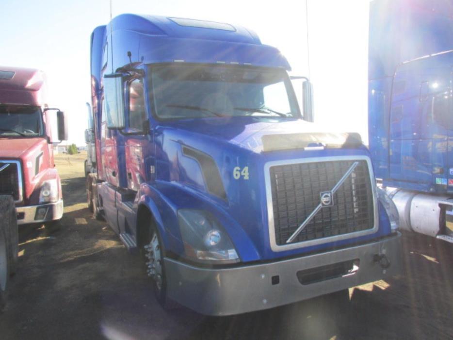 2011 Volvo Vnl64t780  Conventional - Sleeper Truck