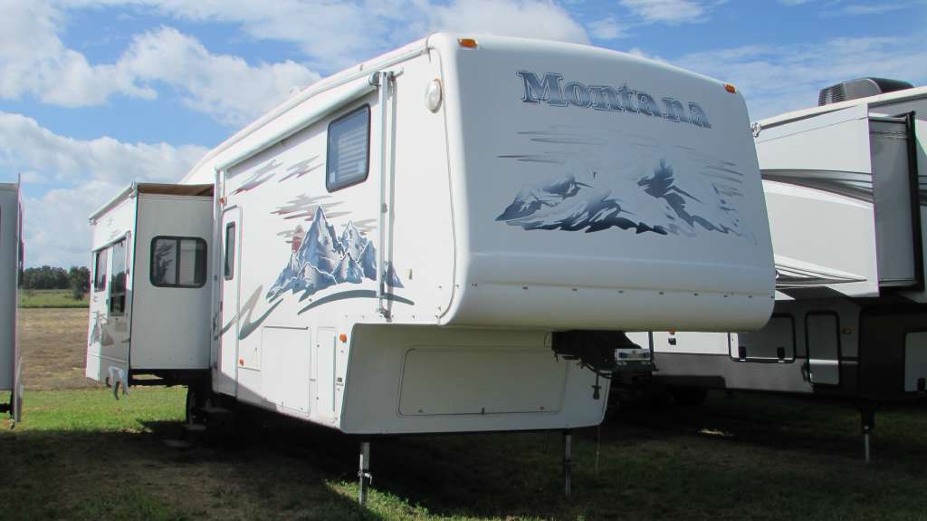 2005 Keystone Montana 3400 RL