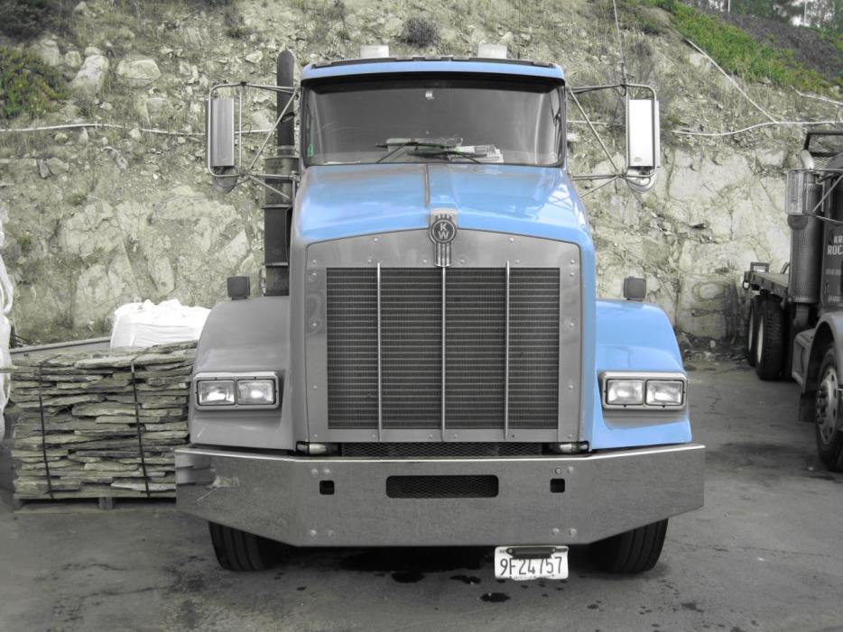 2003 Kenworth T-800  Conventional - Day Cab