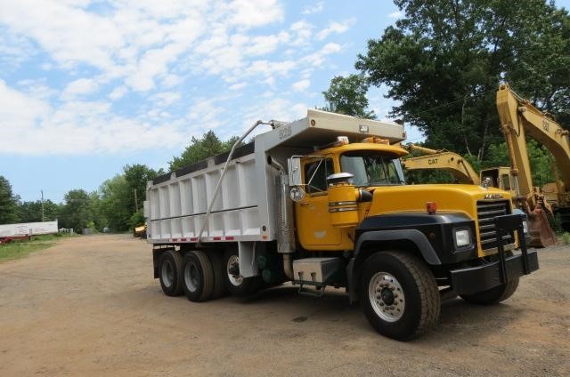 2001 Mack Rd688s  Dump Truck