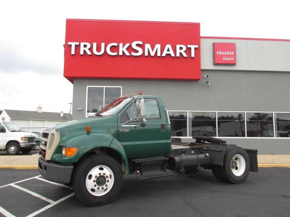 2004 Ford F750