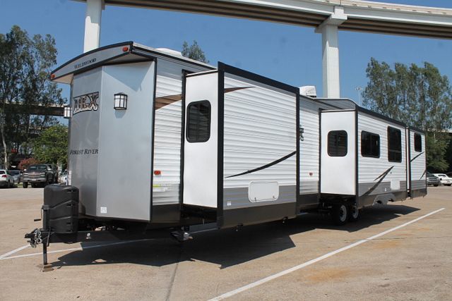 2016 Forest River Wildwood Dlx 426-2B