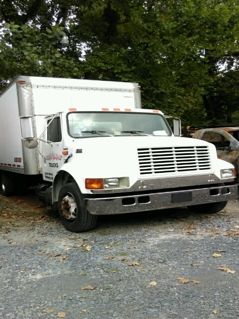 1998 International 4700 Low Profile  Box Truck - Straight Truck