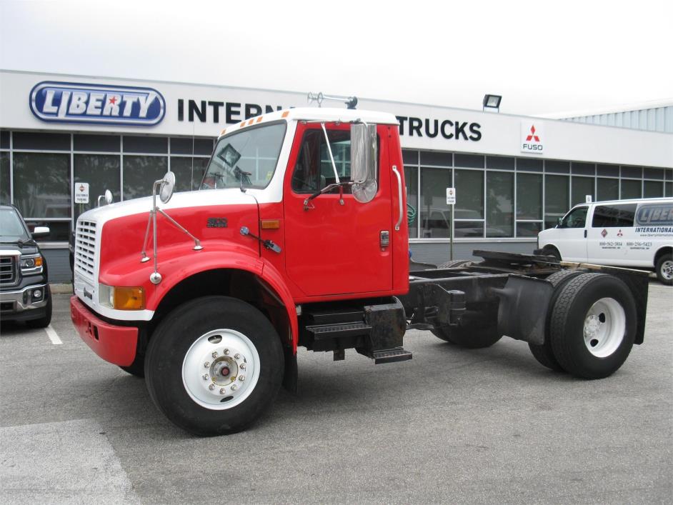 2001 International 4900  Conventional - Day Cab