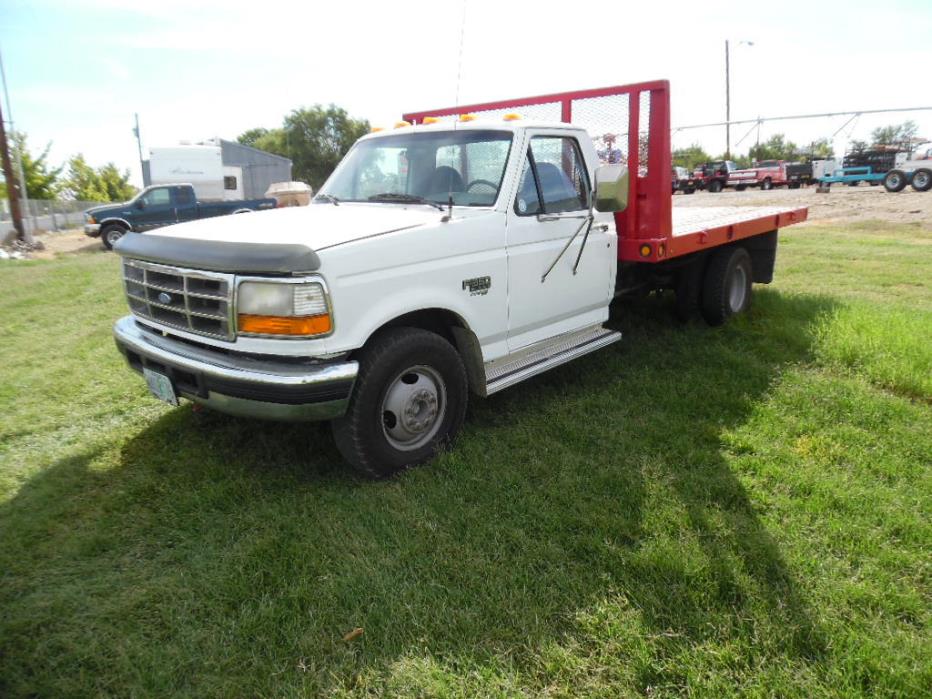 1997 Ford F350  Flatbed Truck