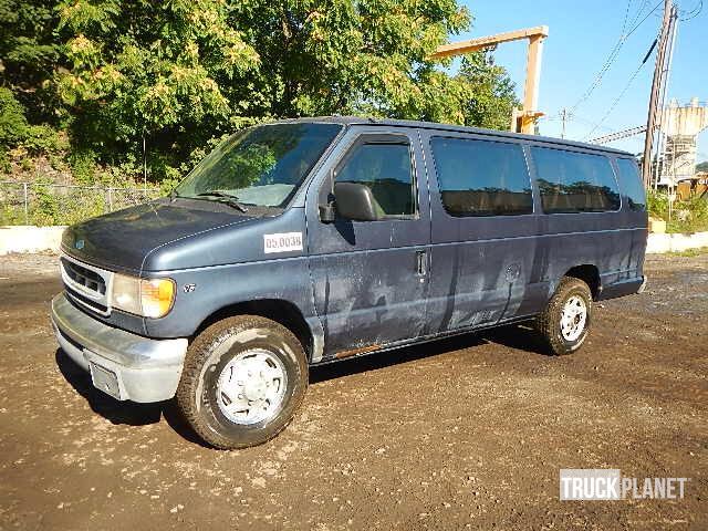 1997 Ford Club Wagon Super E350  Dry Van Trailer