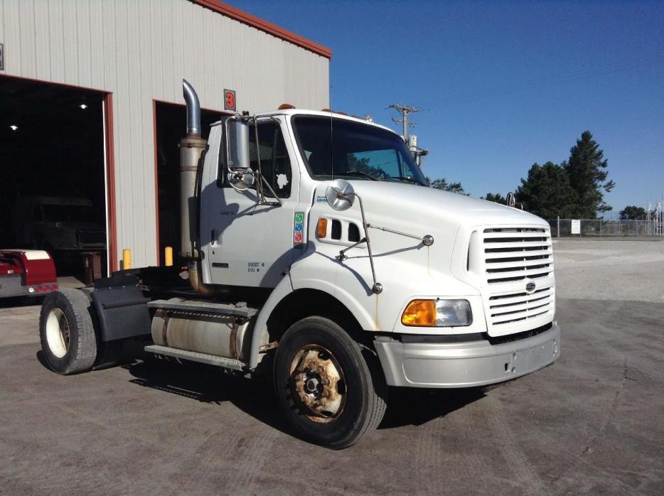 2000 Sterling A9513  Conventional - Day Cab