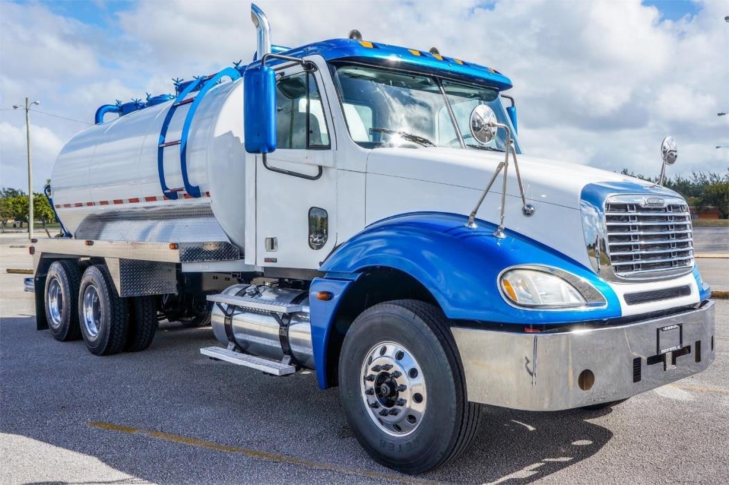 2007 Freightliner Columbia Cl12064s  Sewer Trucks