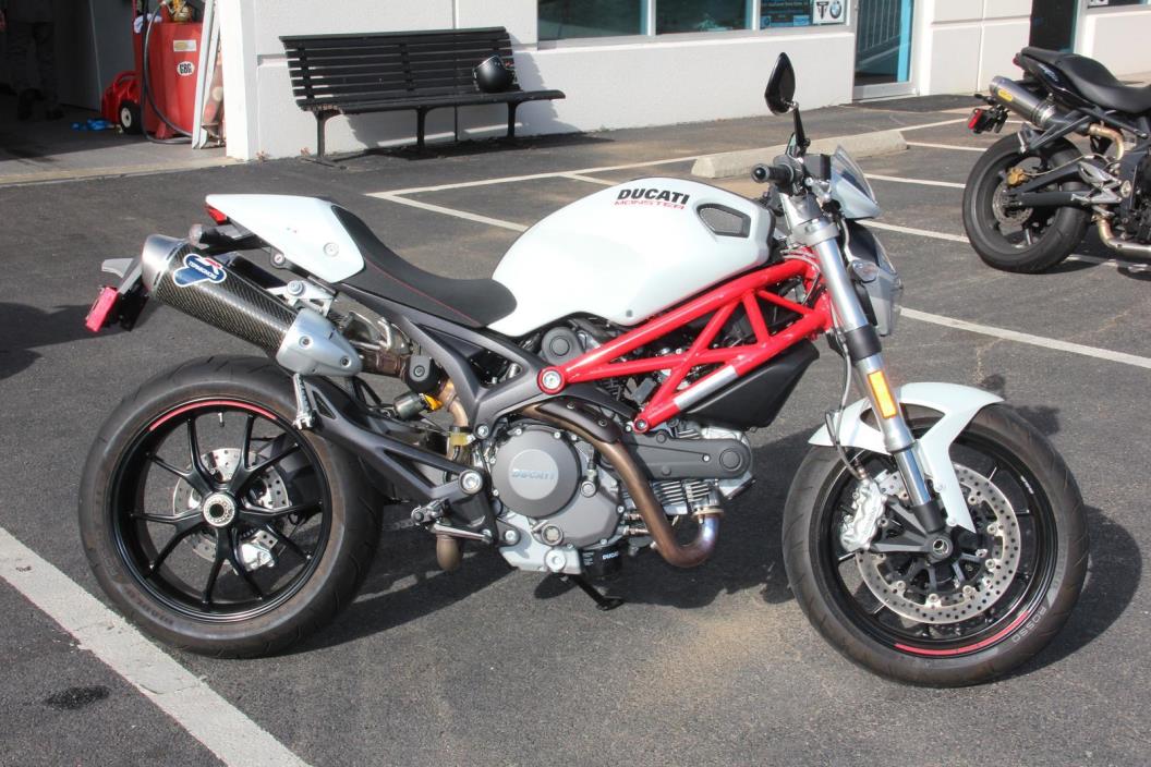 2010 Ducati Streetfighter S