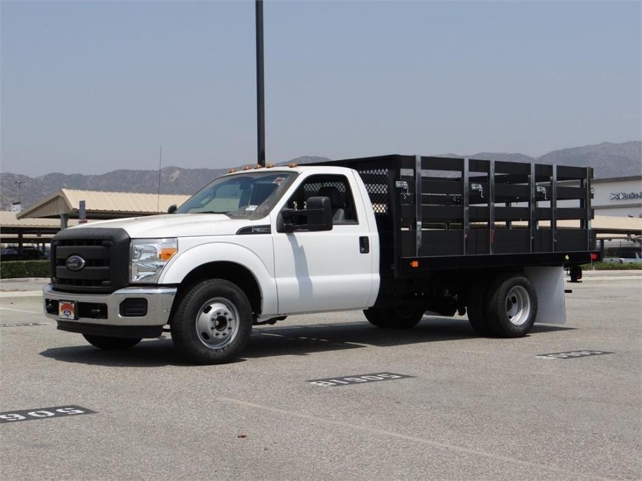 2016 Ford Super Duty F-350 Drw  Flatbed Truck