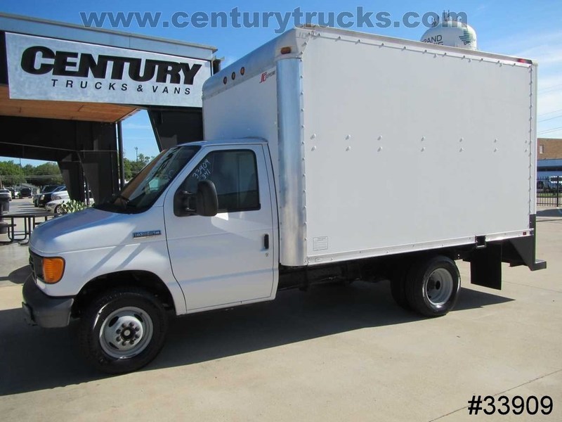 2007 Ford E350 Drw  Box Truck - Straight Truck