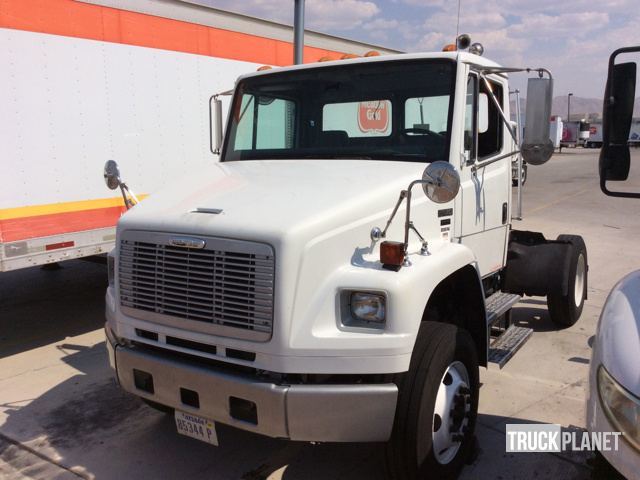 2003 Freightliner Fl70  Conventional - Day Cab