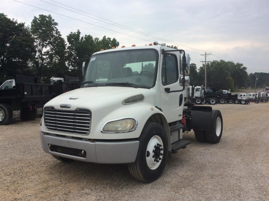 2005 Freightliner M2 106  Conventional - Day Cab