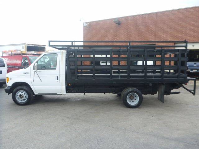 2002 Ford F-450  Flatbed Truck