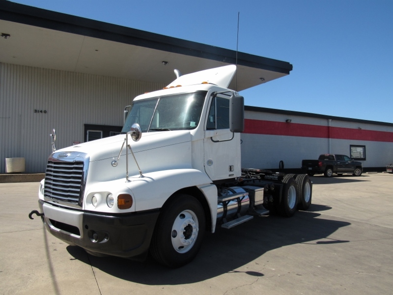 2008 Freightliner Century  Conventional - Day Cab