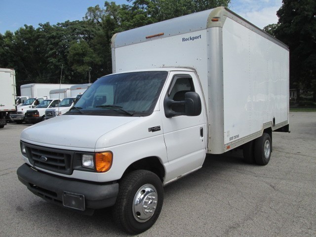 2005 Ford E-450sd  Cab Chassis